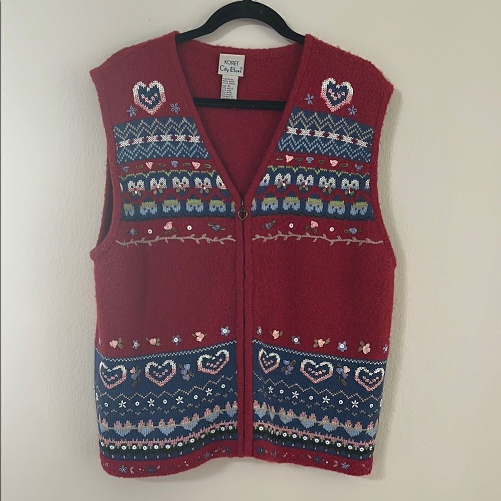 Vintage Cozy Red Wool Knit Vest with Heart Pattern